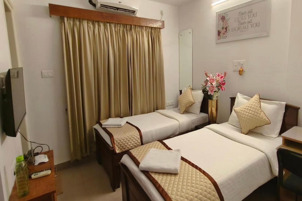 Yahweh Suites Bangalore Esterno foto